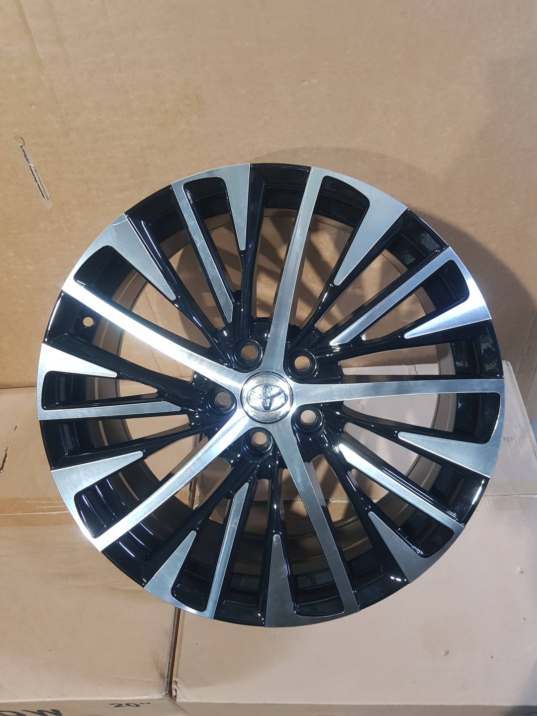 REW Toyota Lexus Rx300 Rx350 Rx450h FBX176-9 8x19/5x114.3 D60.1 ET38 4 диска черный, серебристый
