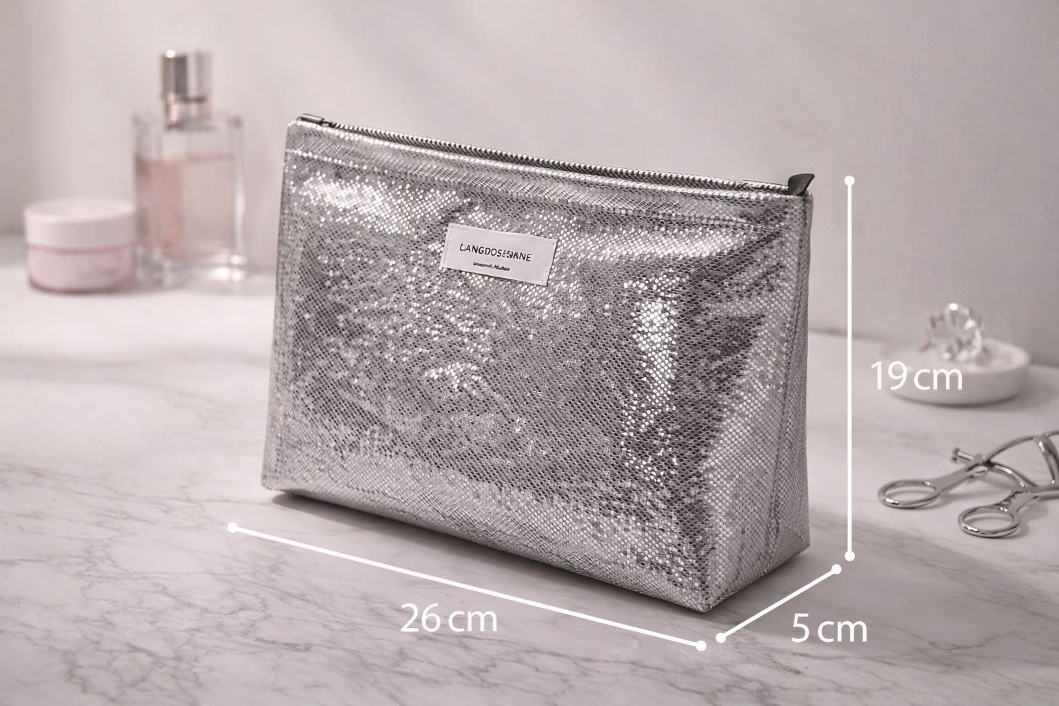 Косметичка искусственная замша серебристый 19X26 см