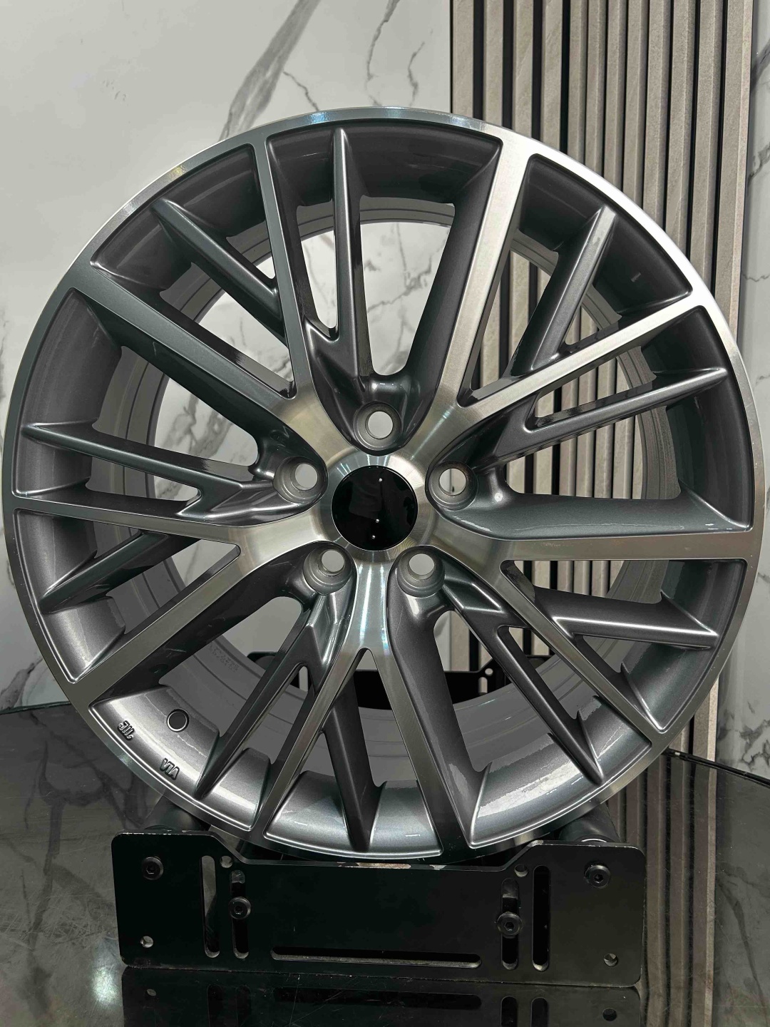 Top Grade EXPGRA4673 8x18/5x114.3 D60.1 ET40 4 диска серебристый, графит