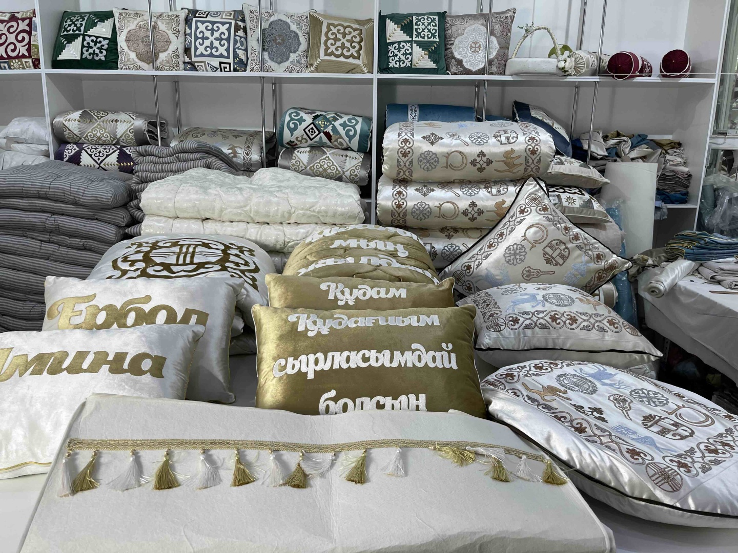 Samruk körpe комплект корпе с подушками 220x80 см, вата, айвори