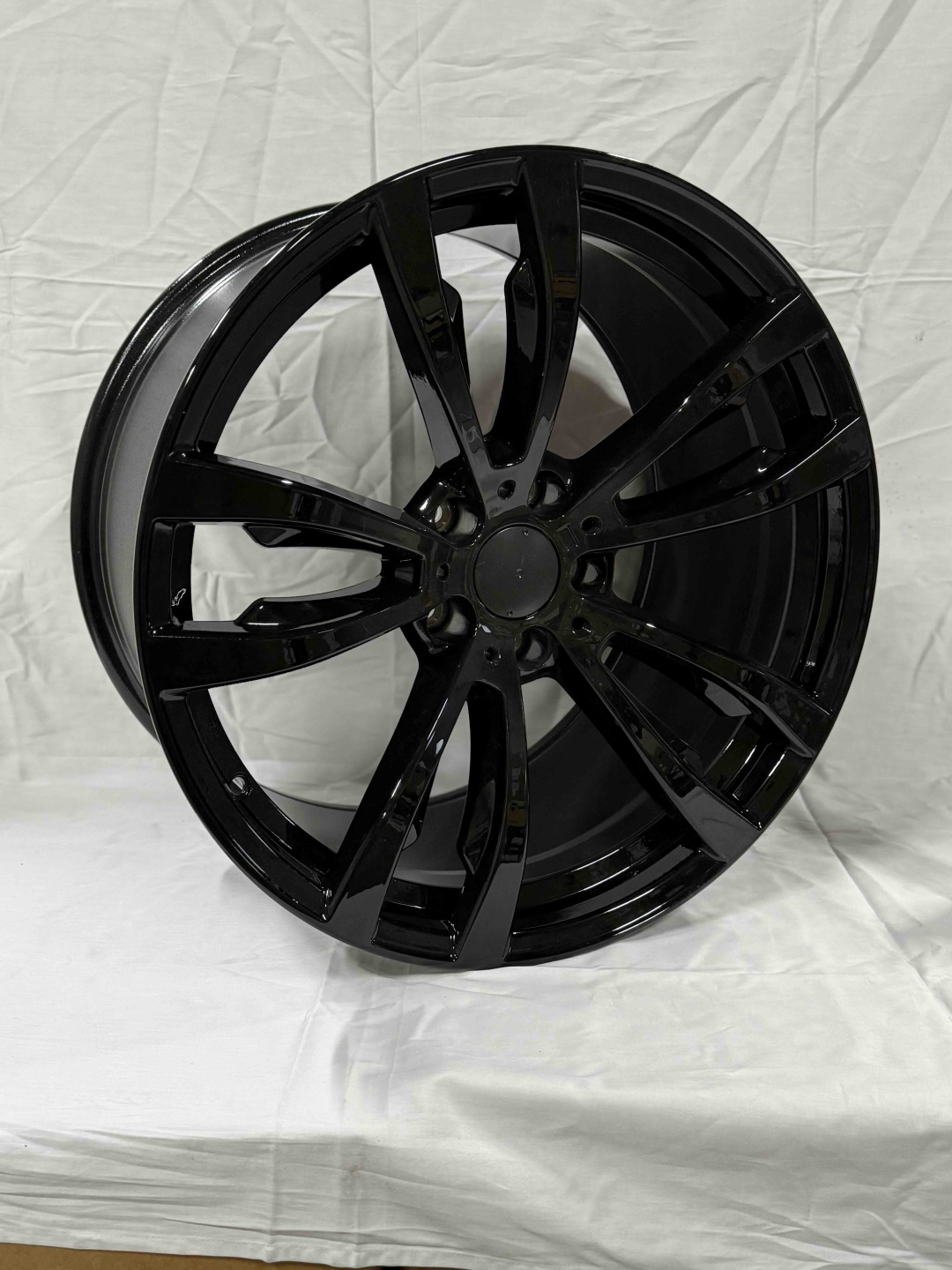 Auher 5184 10/11x20/5x120 D72.6 ET37 4 диска черный
