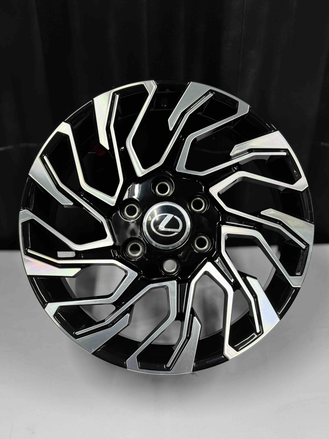 Top Grade Diski0005 7.5x18/6x139.7 D95.1 ET45 4 диска черный, серебристый