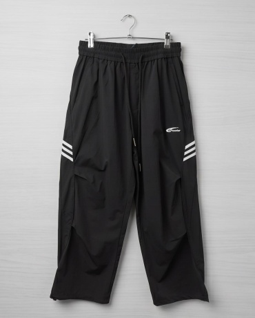 Спортивные брюки черный
