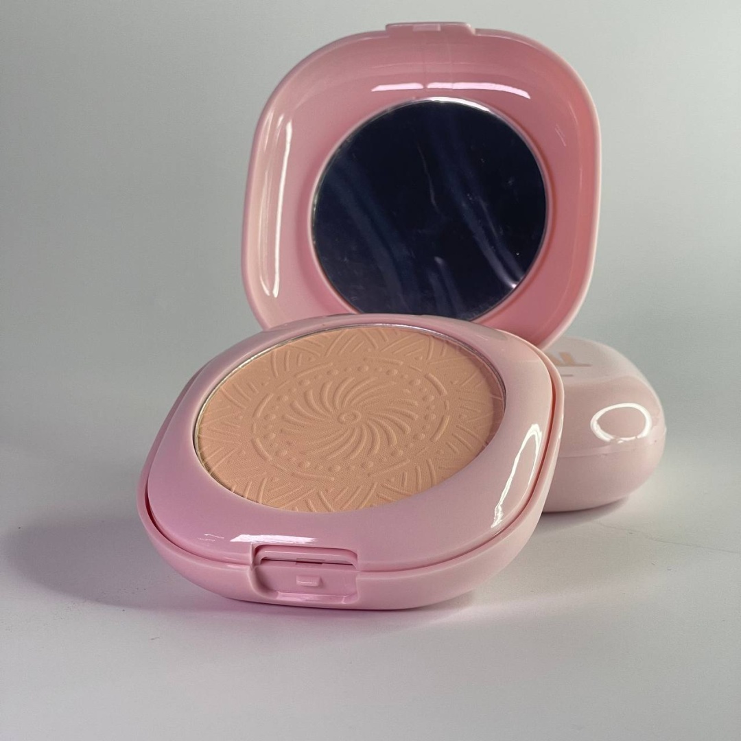 Пудра Ushas Компактная пудра и крем-консилер 2 в 1/Natural Pressed Powder & Concealer Cream 2 in 1 сухая 04 темно-бежевый