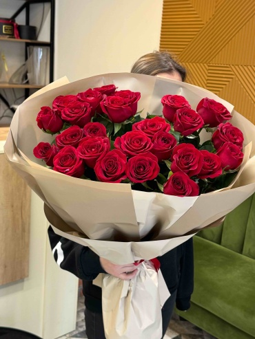 Flowers Center Astana моно-букет с открыткой роза 25 шт 75 см