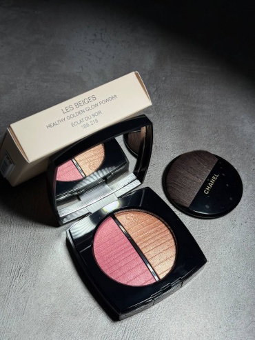 CHANEL CHANEL LES BEIGES POUDRE BELLE MINE LUMIERE DORÉE пудра-хайлайтер Eclat du Soir