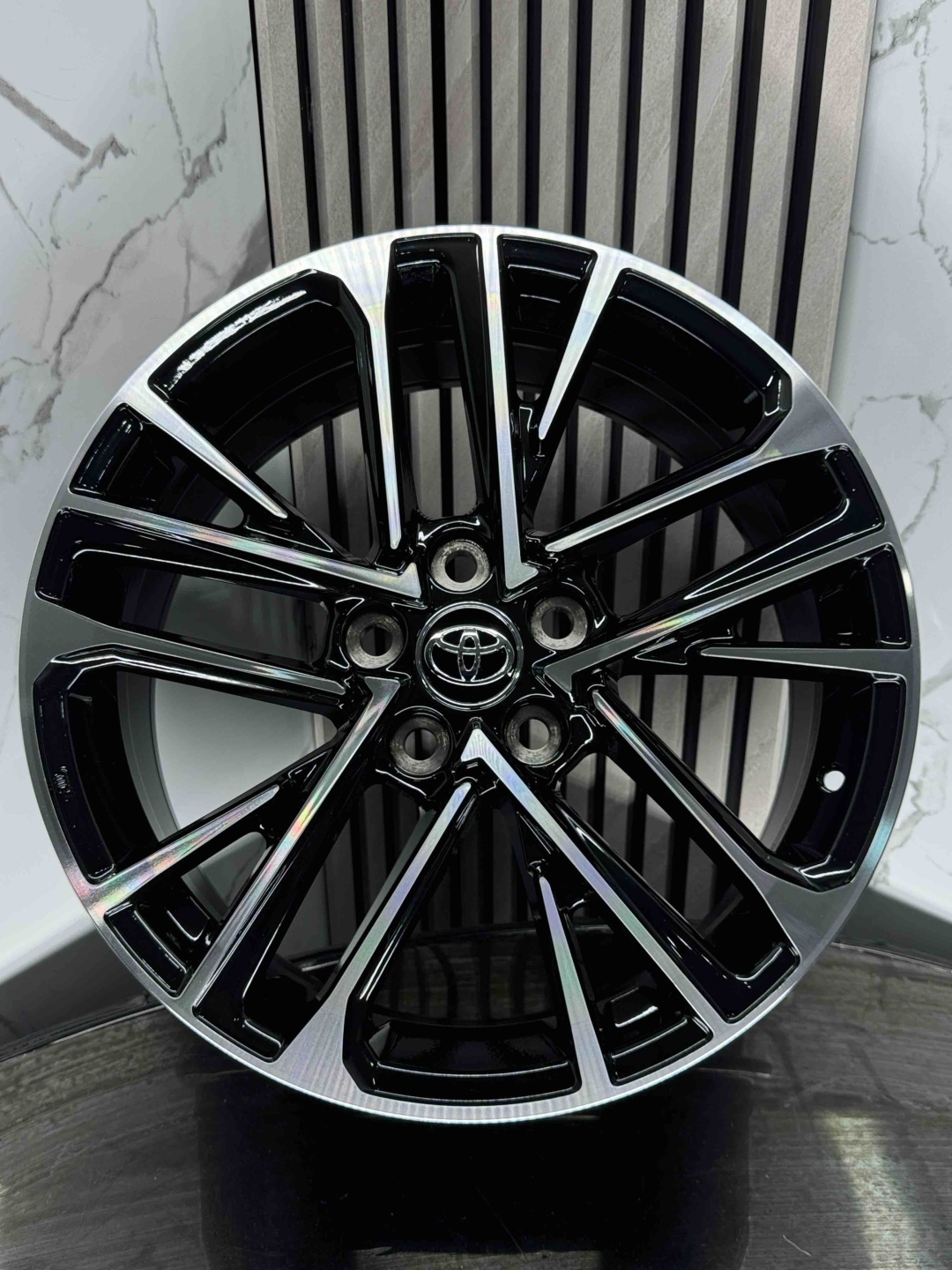 Toyota h3214f 04 8x18/5x114.3 D60.1 ET50 4 диска черный, серебристый