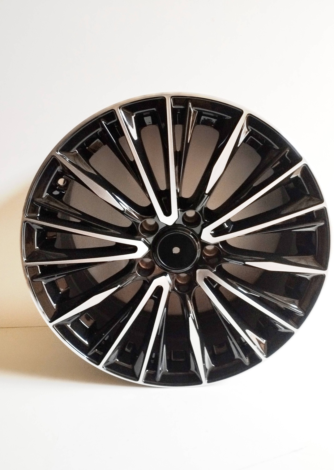 HTL F10 7.5x17/5x114.3 D73.1 ET38 4 диска черный
