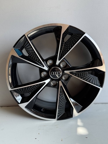 Audi H861f 7.5x17/5x112 D66.45 ET35 4 диска черный, серебристый