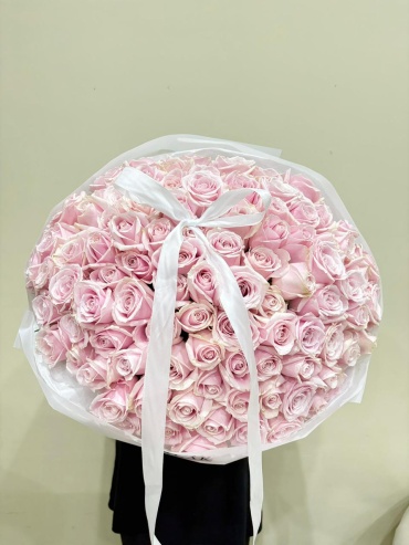 Rilak Floral моно-букет в оформлении роза 101 шт 60 см