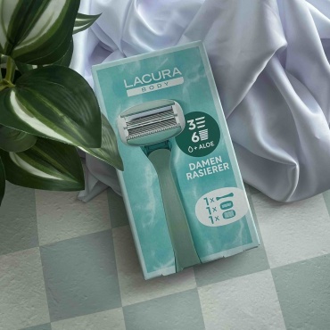 Lacura Станок с двумя насадками бритвенный станок 1 шт + сменные кассеты 2 шт