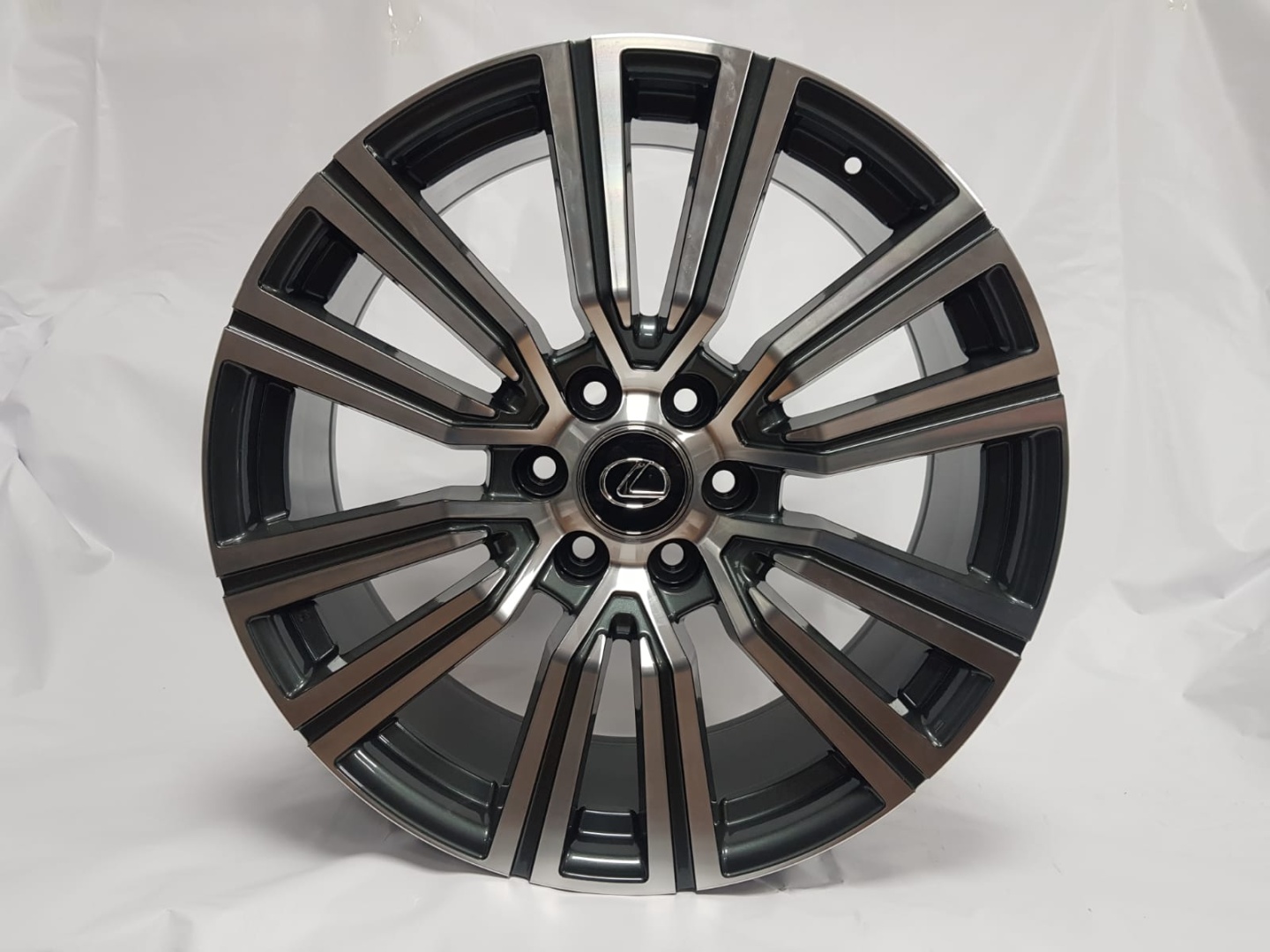 Lexus 9x22/6x139.7 D95.1 ET45 4 диска черный, хром
