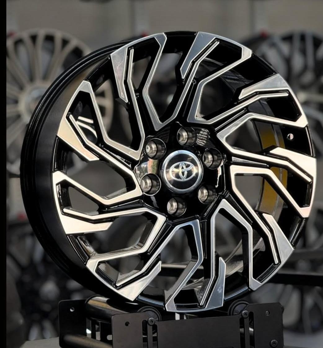 Rainbow Dance Toyota Hilux, Fortuner, Prado 120/150/ 4Runner 8.5x20/6x139.7 D106.1 ET25 4 диска черный, серебристый
