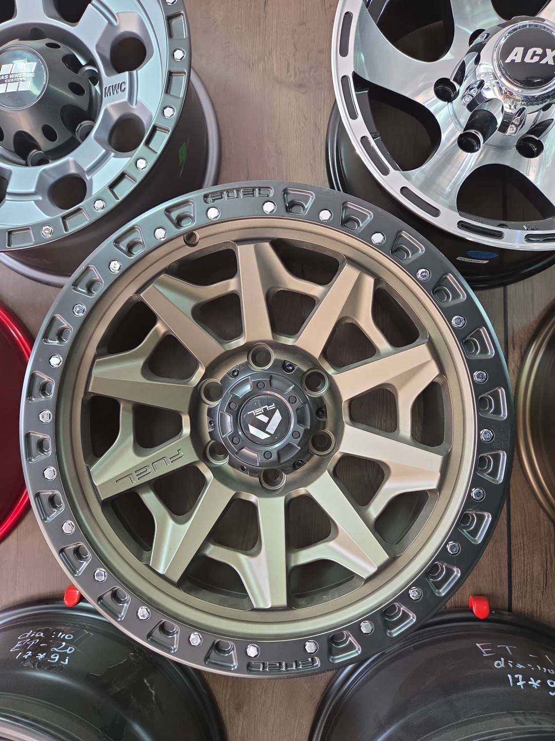 Off-Road Wheels Fuel 9x17/6x139.7 D110.1 ET0 4 диска серебристый, бронзовый