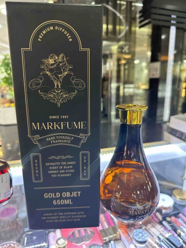 Диффузор с палочками Markfume Имеет аромат запахов зеленого винограда, фруктовых ягод, полевых цветов, придавая постоянную свежесть. 650 мл