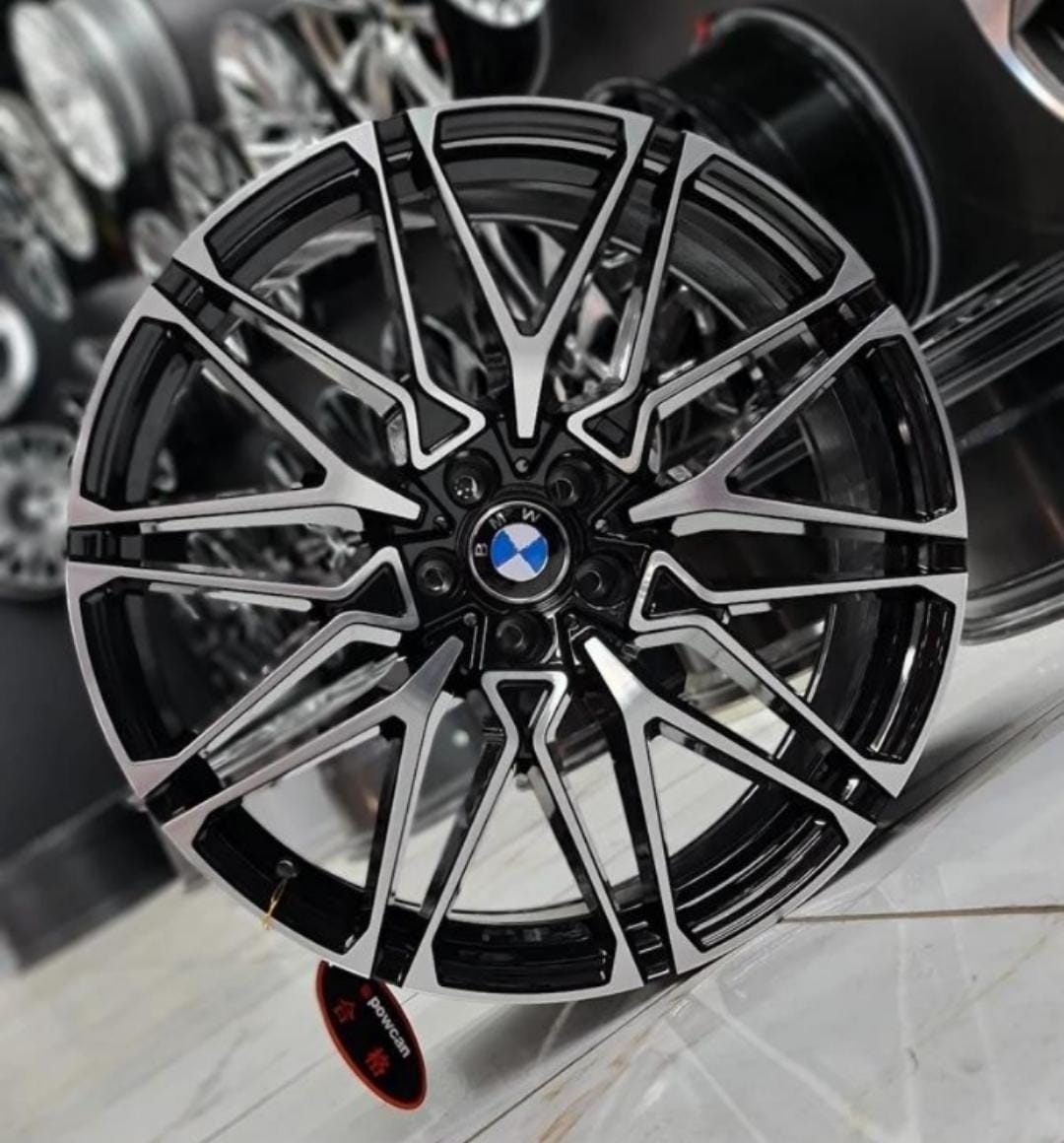 RNO 818 M STYLE 10.5/11.5x21/5x112 D66.6 ET40 4 диска черный, серебристый