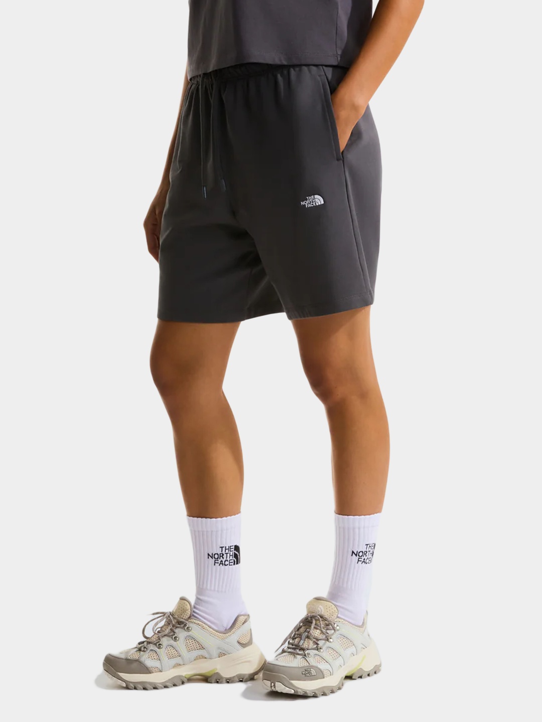 Спортивные шорты The North Face серый