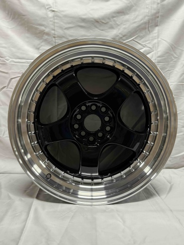 Auher KS089 S. l. D 8.5/9.5x18/5x114.3 D73.1 ET30.22 4 диска черный, серебристый