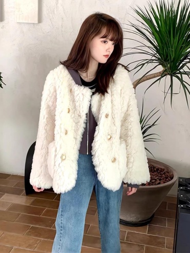 Зимняя куртка белый