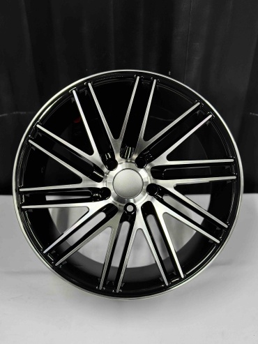 Top Grade Diski08166 8x18/5x114.3 D67.1 ET35 4 диска черный, серебристый