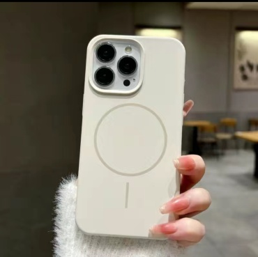 Чехол для Apple iPhone 15 Pro Max бежевый