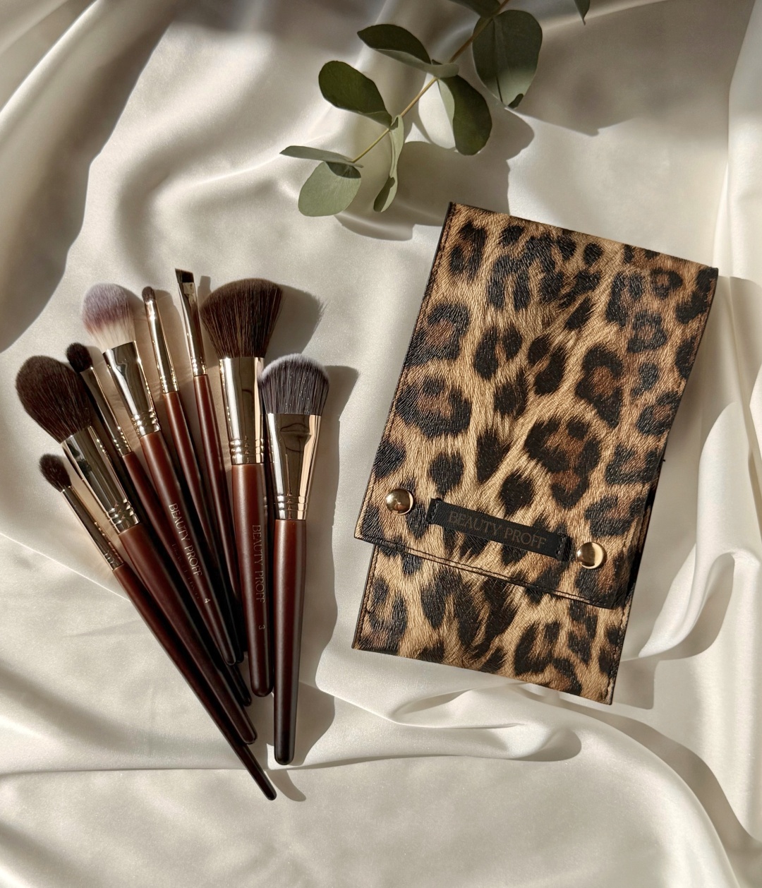 BEAUTY PROFF набор из 8 кистей New Leopard Brush Set 8