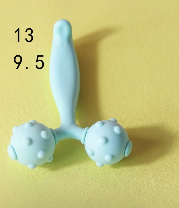 Массажер пластик 13х9.5 см