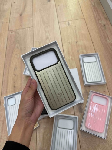 Чехол Rimowa для Apple iPhone 17 Pro Max хаки