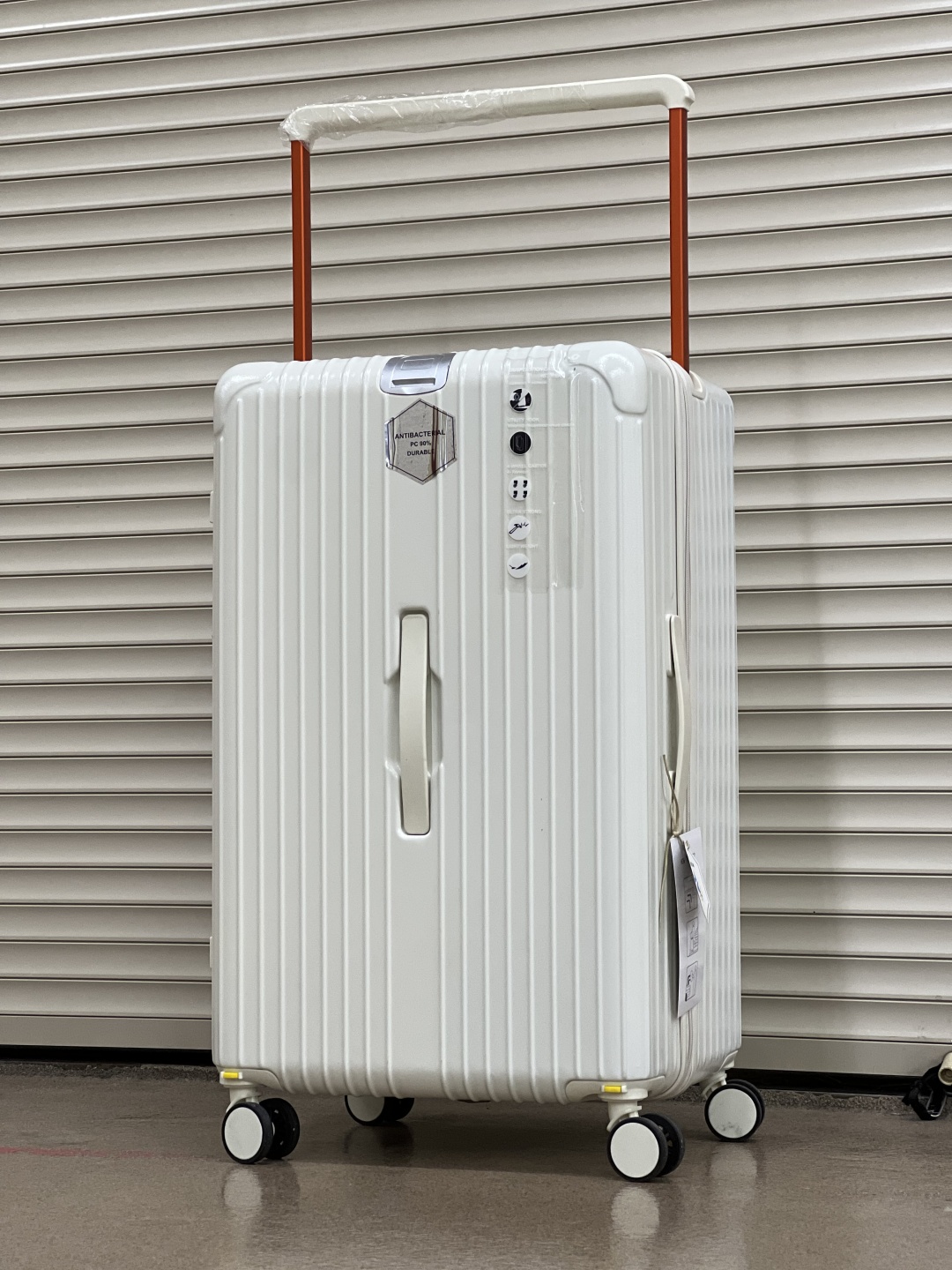 Чемодан Longstar pc-004 поликарбонат 110 л белый, молочный