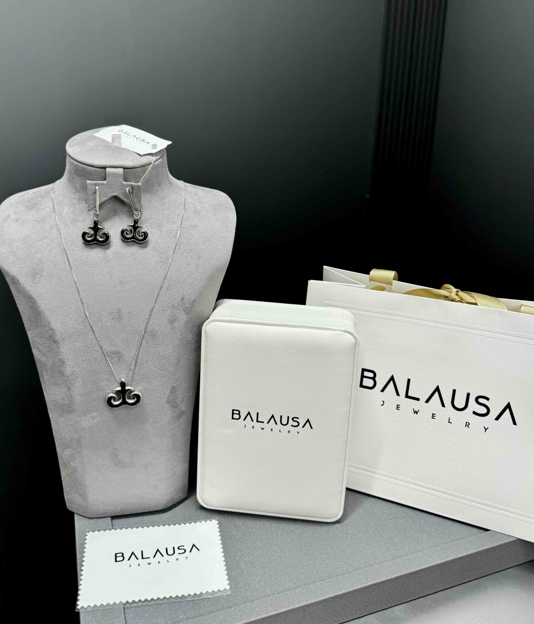 Balausa Jewelry K056(2) E256(2) вес 12.5 г серебро, без вставок