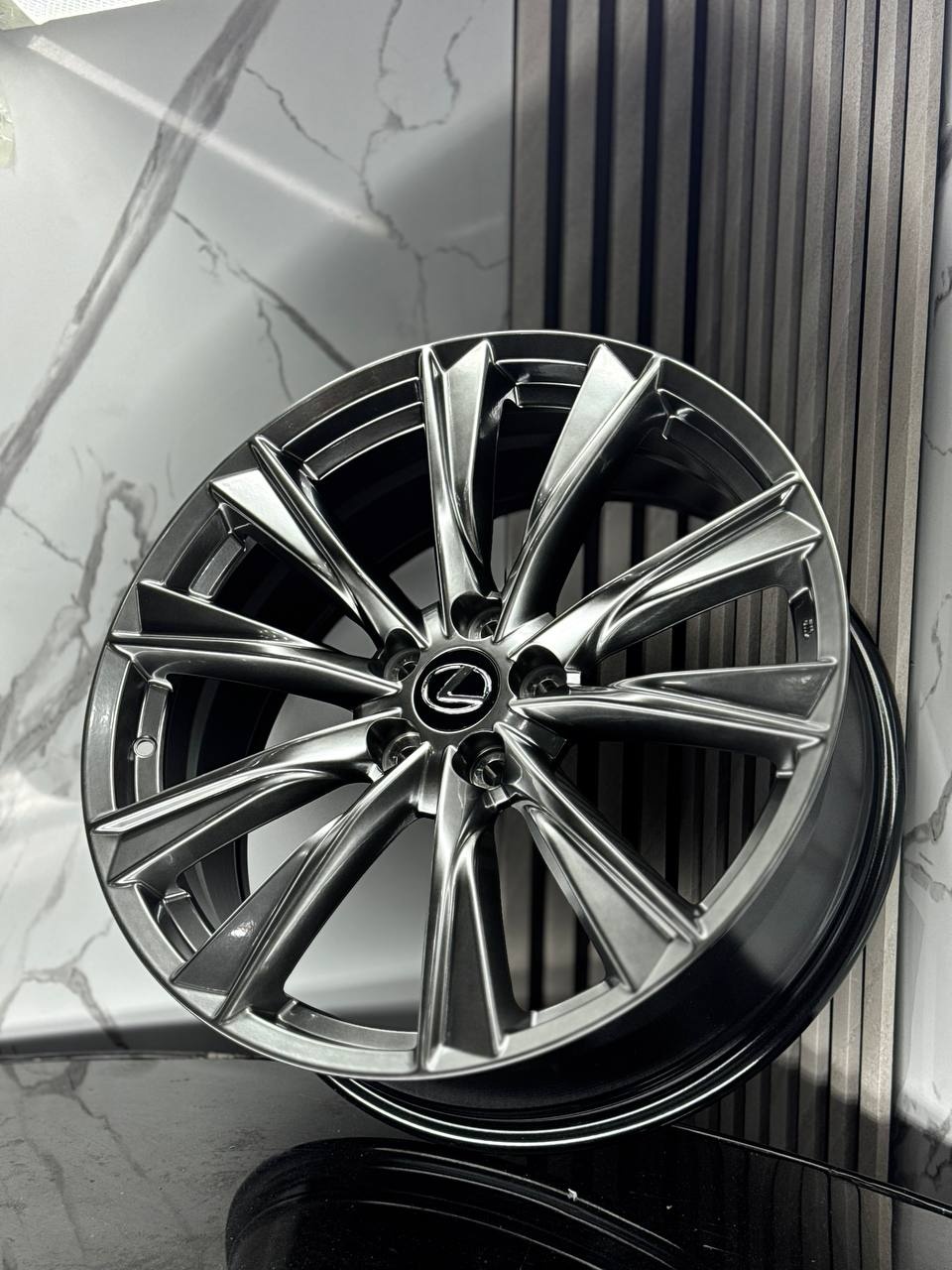 Top Grade Lexus H3202F 8x18/5x114.3 D60.1 ET35 4 диска графит