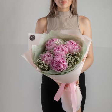 Flower.kz букет в оформлении пион, гипсофила 5 шт 50 см