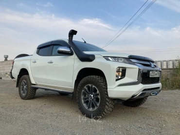 Uni SMT19A для Mitsubishi L-200 2018, 2023