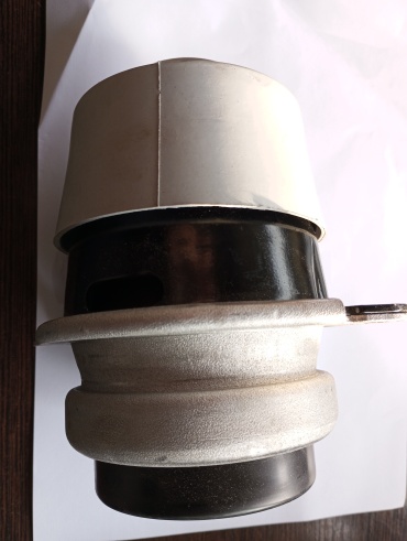 VAG подушка двигателя 7L6199131A