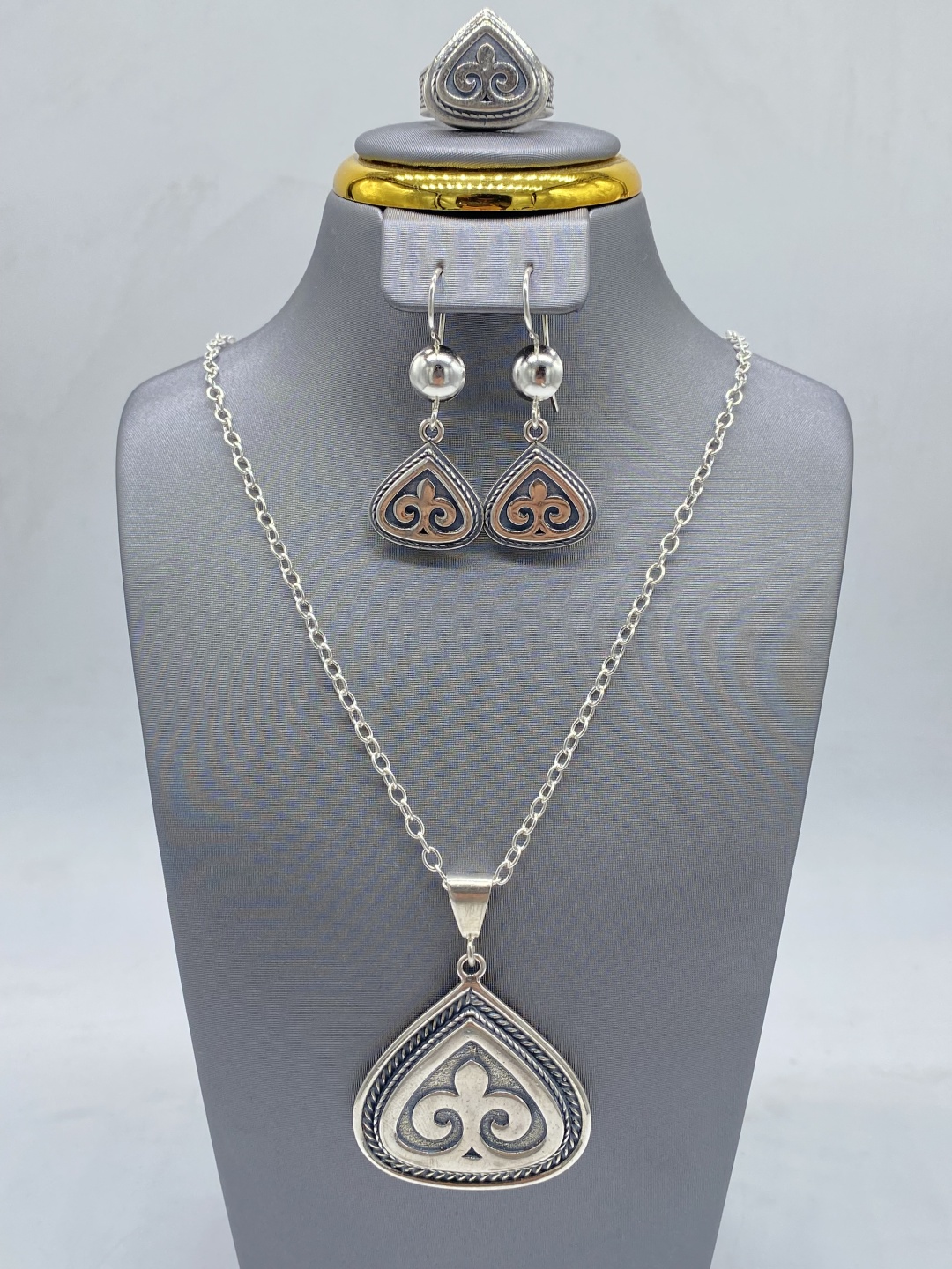 ADILZHAN GOLD khan03015 вес 34.2 г серебро, без вставок