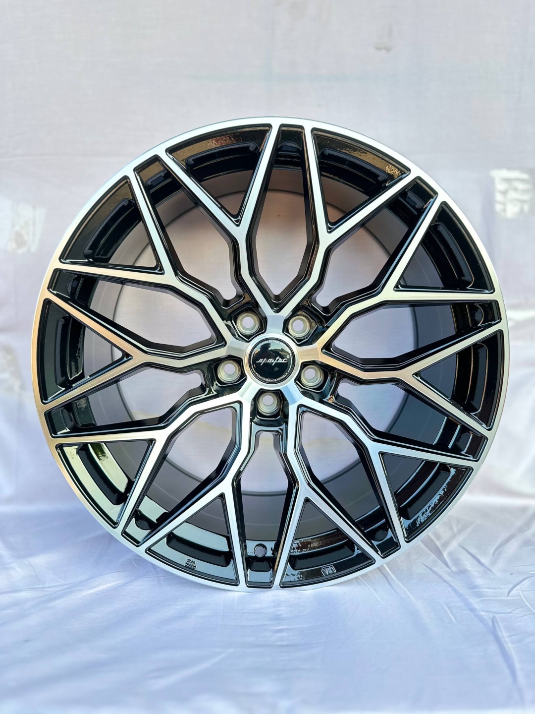 Auher 0319 10x20/5x114.3 D73.1 ET42 4 диска черный, серебристый