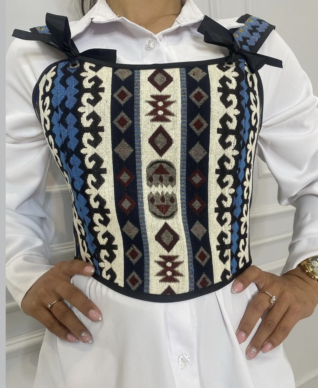 Национальный костюм черный, синий