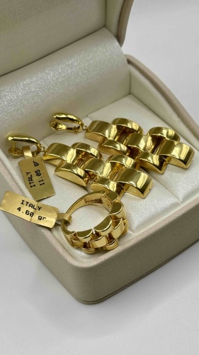 Алтын Комплект SYRGALYM GOLD размер 17,5 вес 15.65 г золото, без вставок
