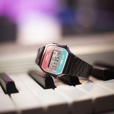 Кварцевые CASIO UM Casio A168WERB-2ADF полимерный пластик