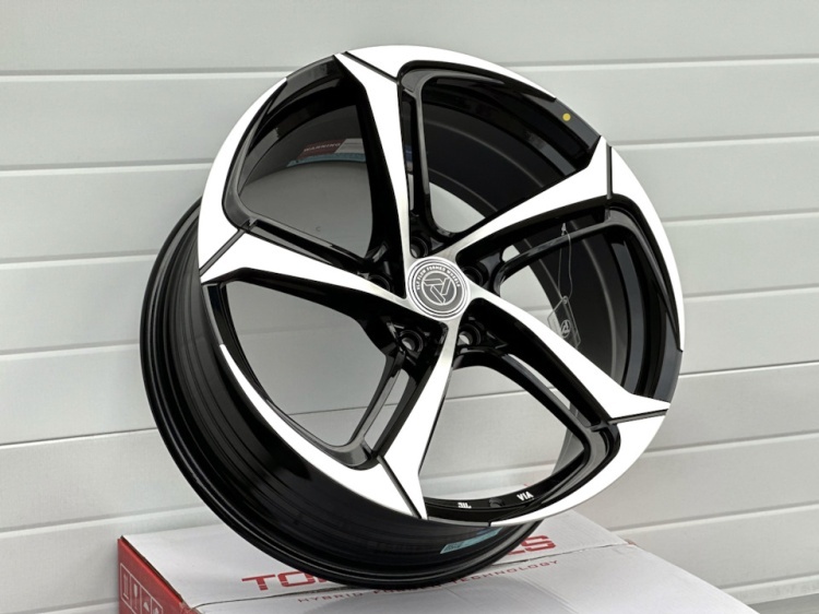 Rainbow CT-1 8x18/5x108 D65.1 ET38 4 диска черный, серебристый