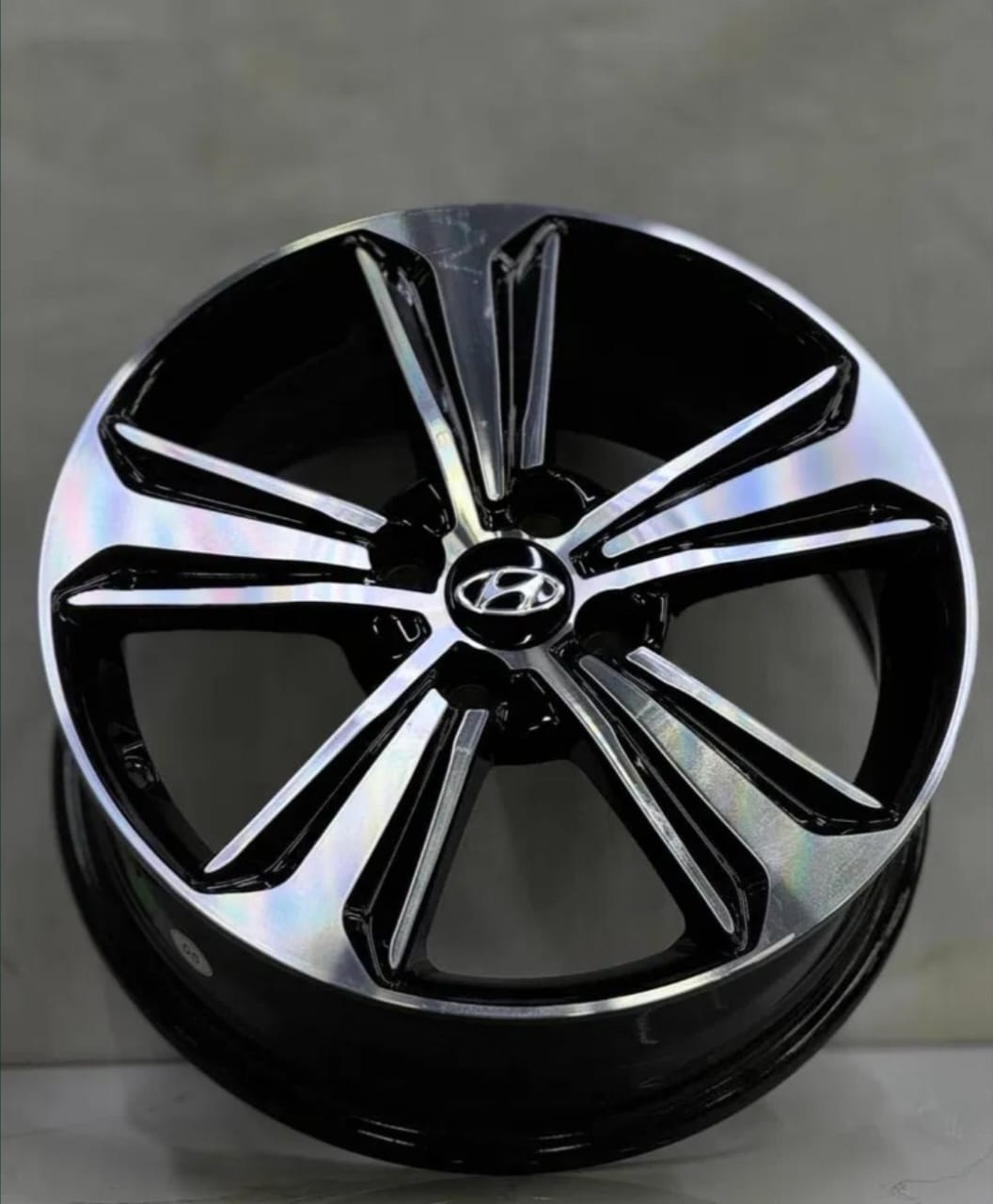 Rainbow ACCENT /KIA 6x16/4x100 D54.1 ET45 4 диска черный, серебристый
