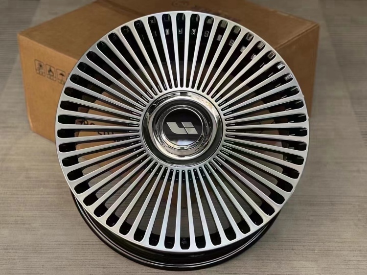 LiXiang L6/L7/L9 9x21/5x120 D62.5 ET38 4 диска черный, серебристый