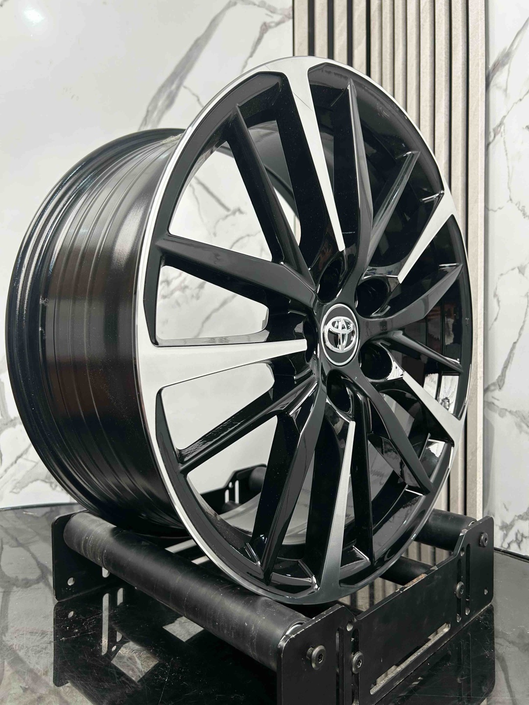 Top Grade EXPFBX395 8x18/5x114.3 D60.1 ET50 4 диска черный, серебристый