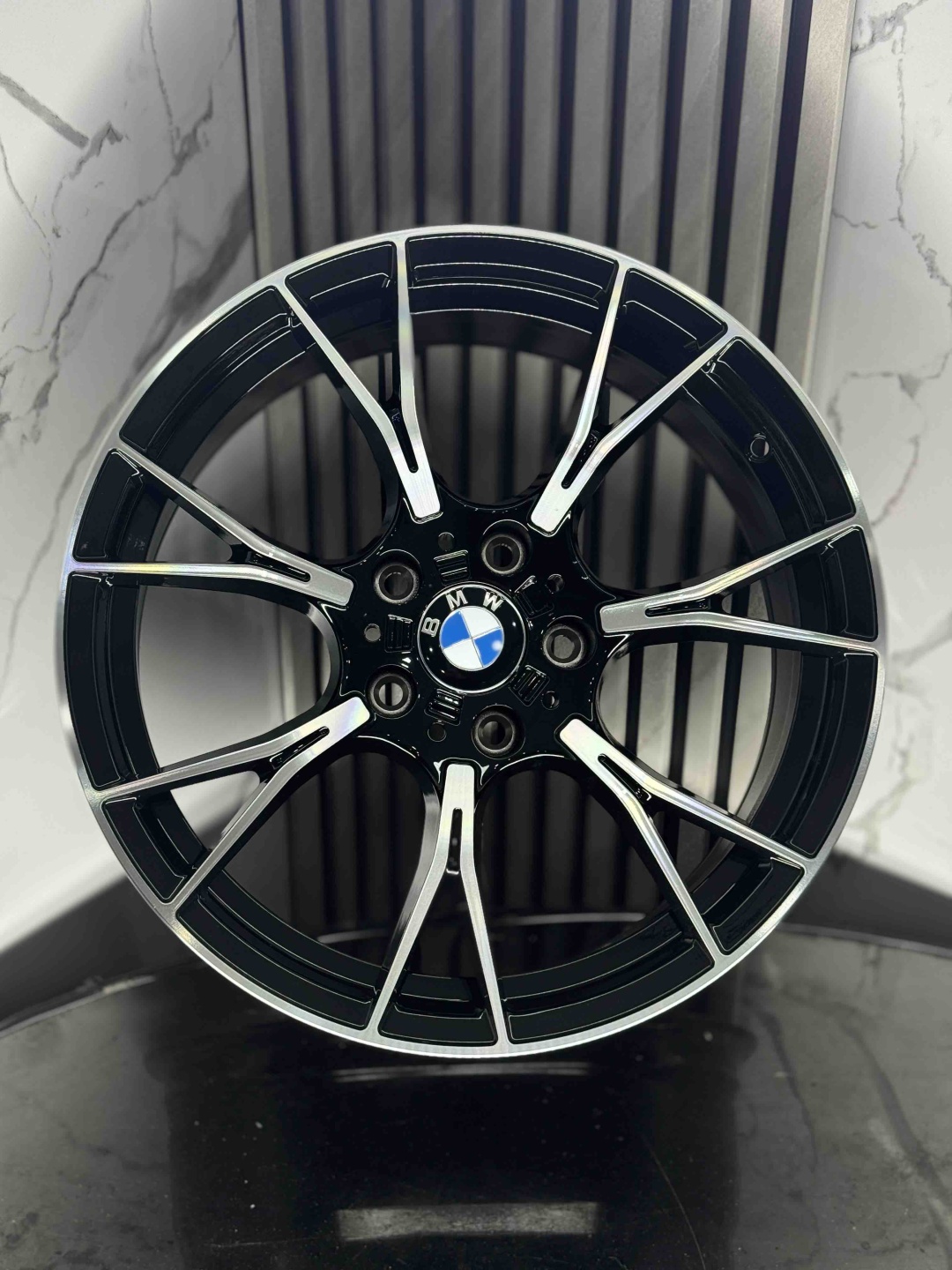 Top Grade Bmw h3217f 8/9x18/5x120 D72.6 ET30 4 диска черный, серебристый