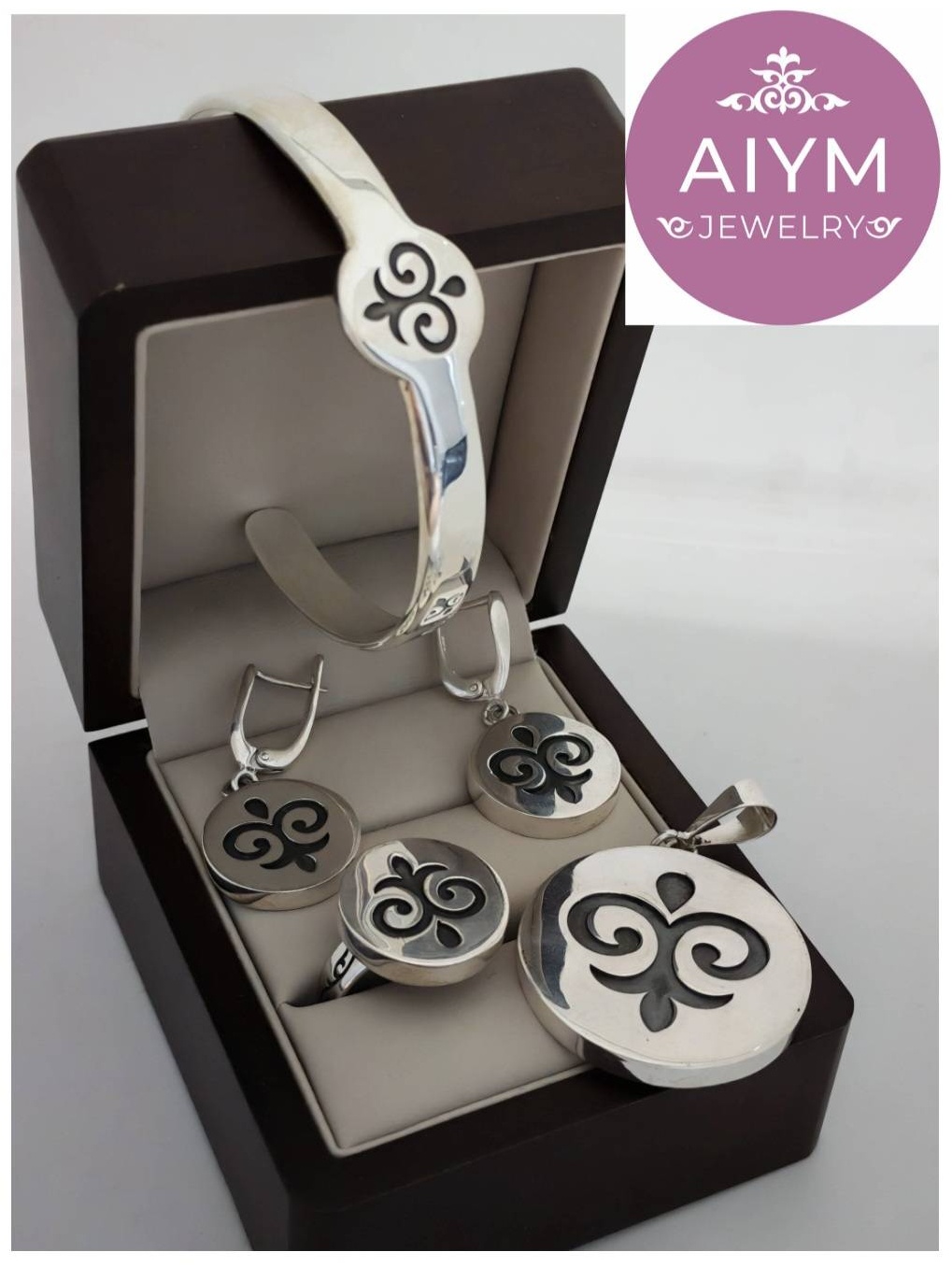 Aiym jewelry AiSS вес 66 г серебро, без вставок