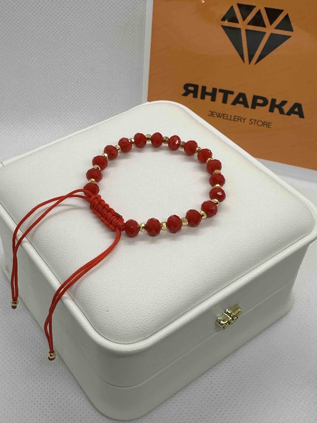 Янтарка Красная нить, с золочением длина 20 см, вес 5 г сплав покрытый золотом 14К, плетение веревка