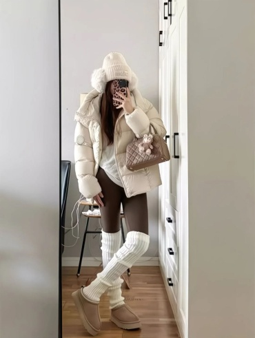 Зимняя куртка белый