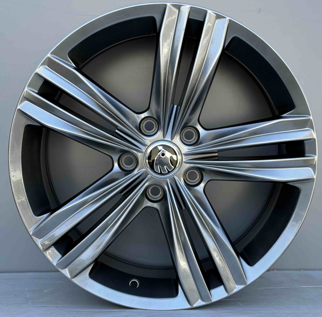 RNO 3SK5293 8x18/5x112 D57.1 ET38 4 диска графит