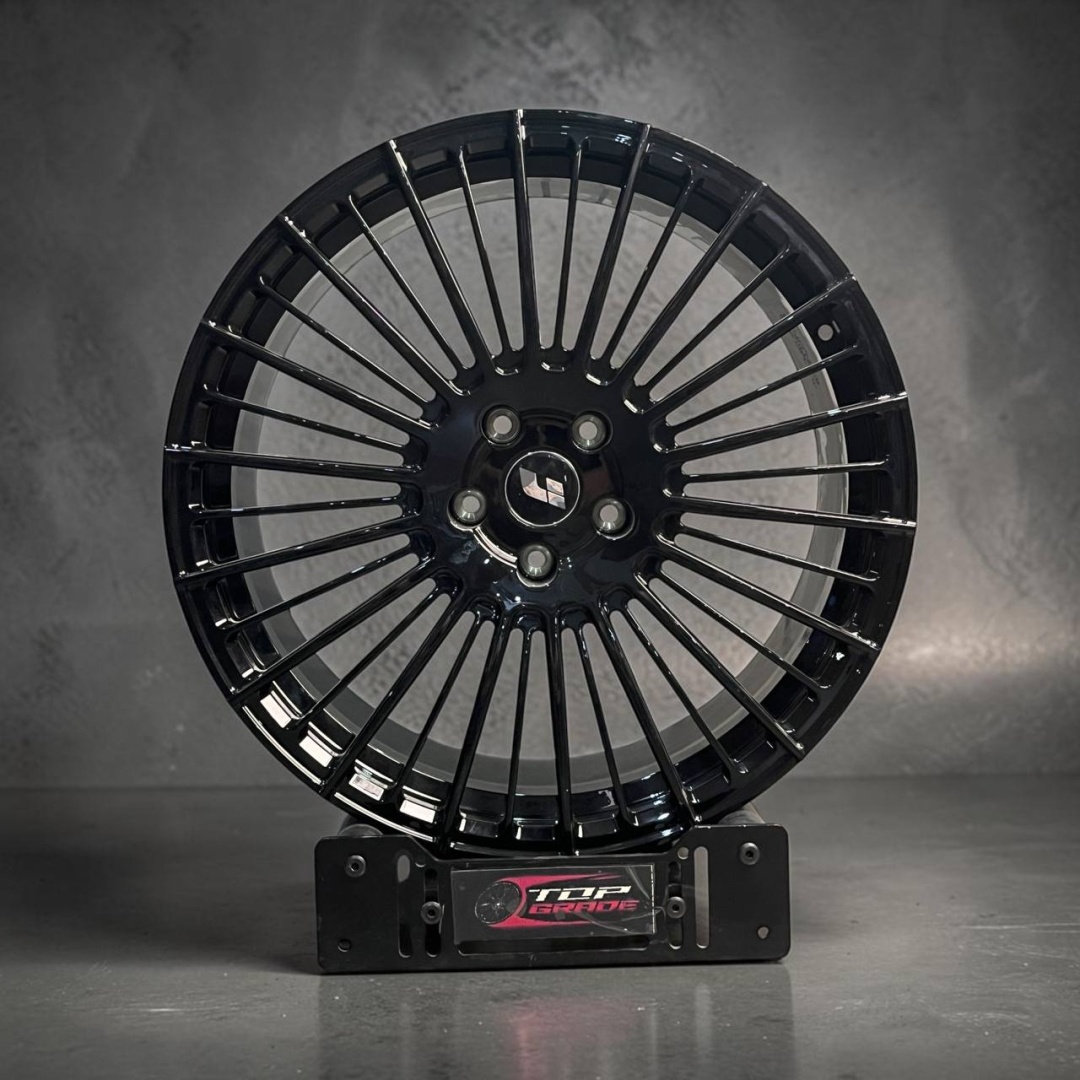 LiXiang T/G 1010 9x21/5x120 D62.5 ET38 4 диска черный