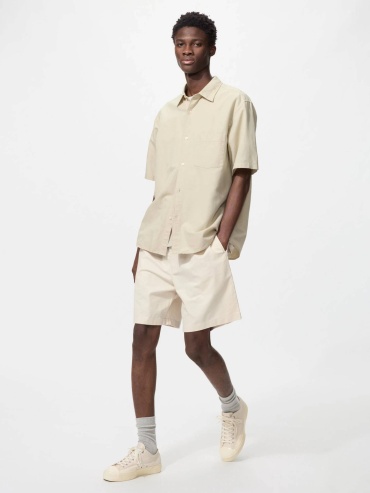 Повседневные шорты Uniqlo светло-бежевый